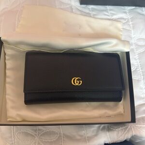 Gucci Black Leather Continental Wallet with Gold Double G Logo